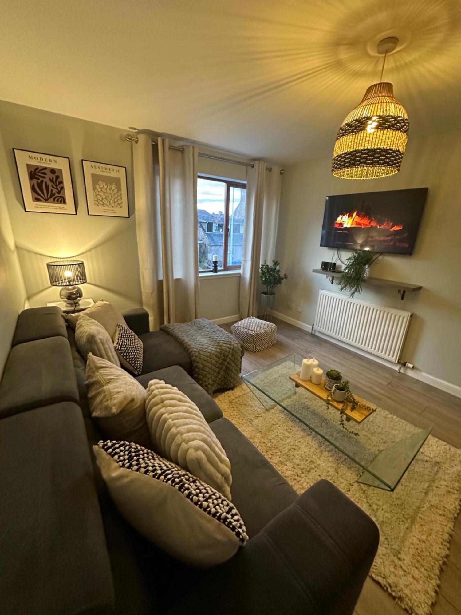 Lovely Modern 2 Bedrom Unit Close To City Center Dalneigh Exterior foto